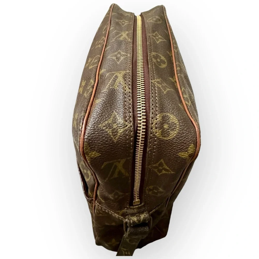 LOUIS VUITTON 1982 Monogram Marceau GM Messenger Crossbody Bag